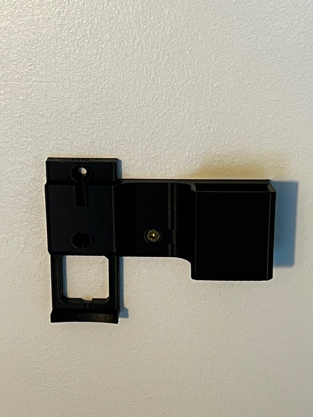 Shark Stratos Vacuum Wall Mount accessory holder dock IZ400 IZ400UKT IZ420 IZ420