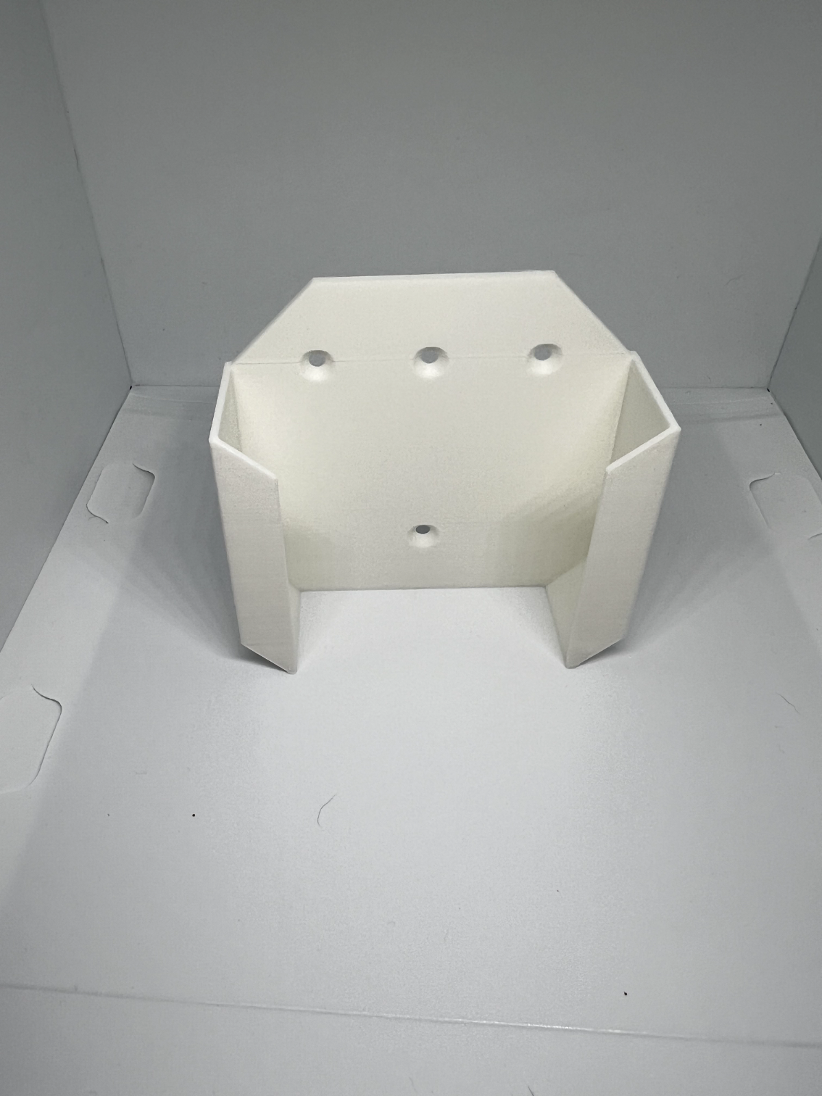 Full Philips Hue Light Bridge Holder White Bracket Wall Mount Screw Cradle UK