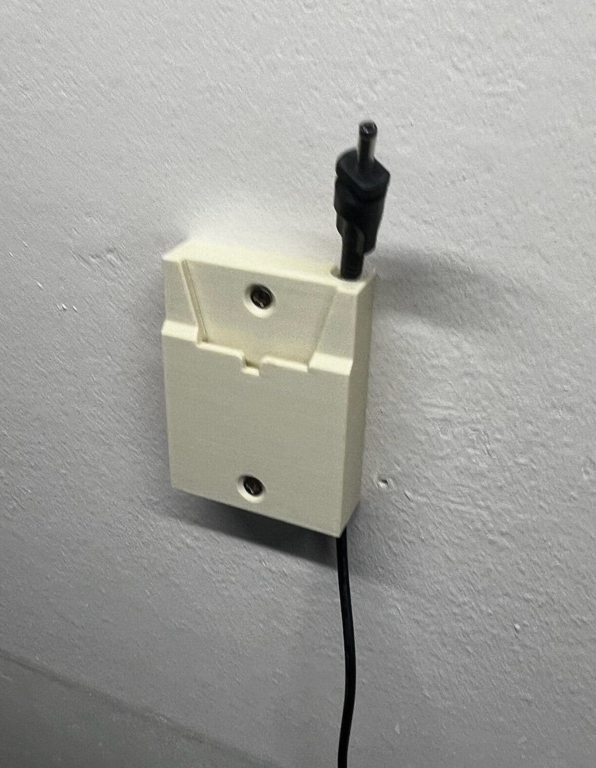 White Wall mount bracket holder Shark Vacuum IZ202UK, IZ202UKT, IZ252UK, IZ300UK