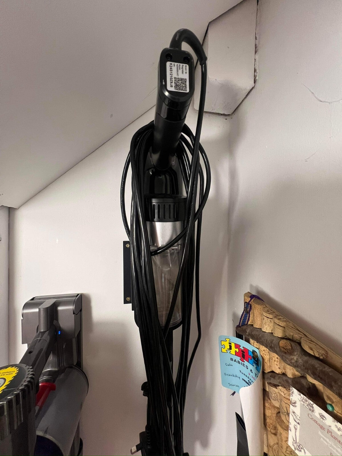 Shark Corded Handstick Anti-Hair wrap Vacuum Wall Mount accessory Dock HZ3000UKT