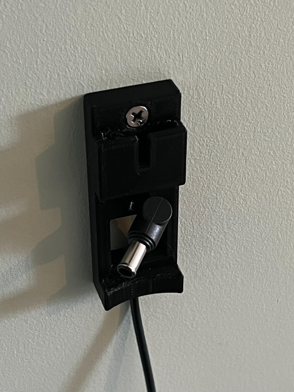 Shark Stratos Vacuum Wall Mount mounting bracket dock cable holder IZ400 IZ400UK