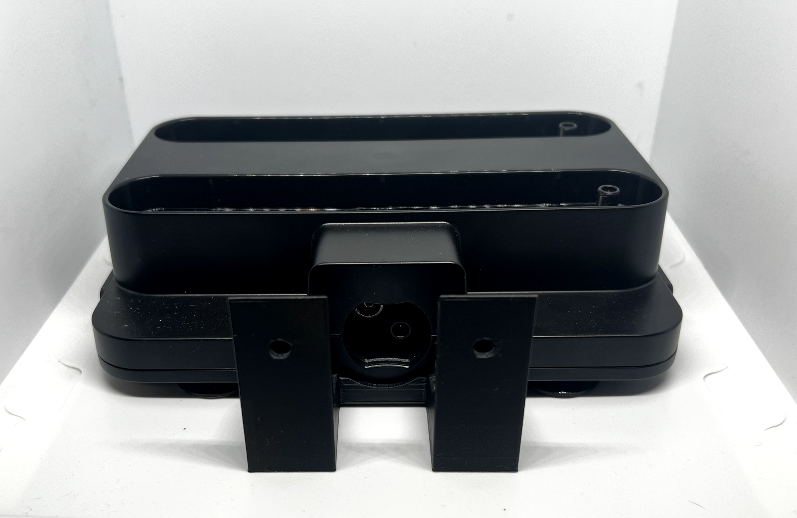 Shark Stratos Vacuum Dual Charging Dock Wall mount bracket holder (IZ420UKT)