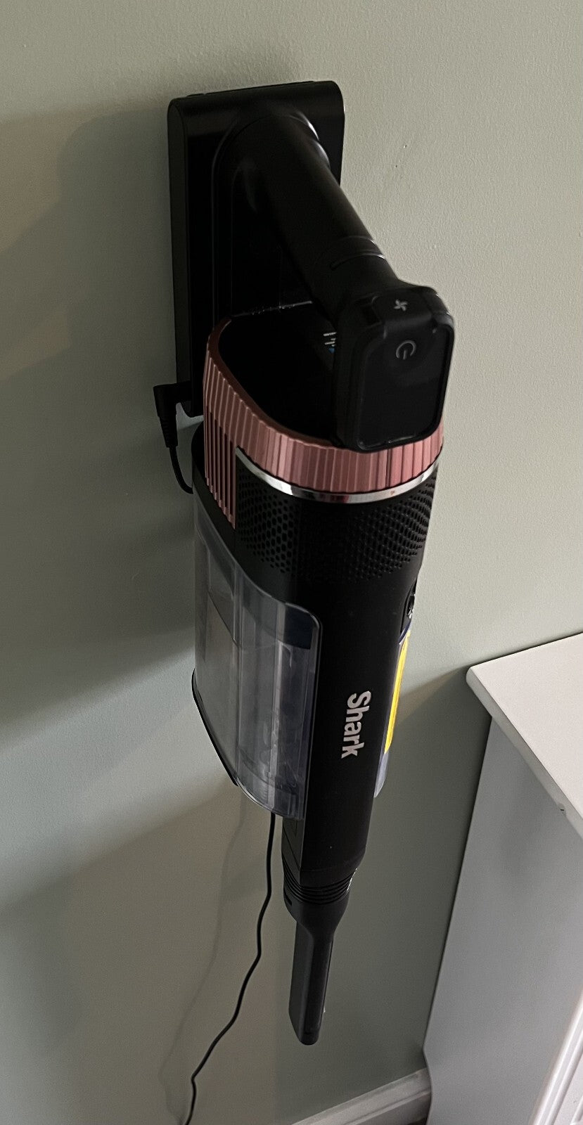 Shark Stratos Vacuum Wall Mount mounting bracket dock cable holder IZ400 IZ400UK