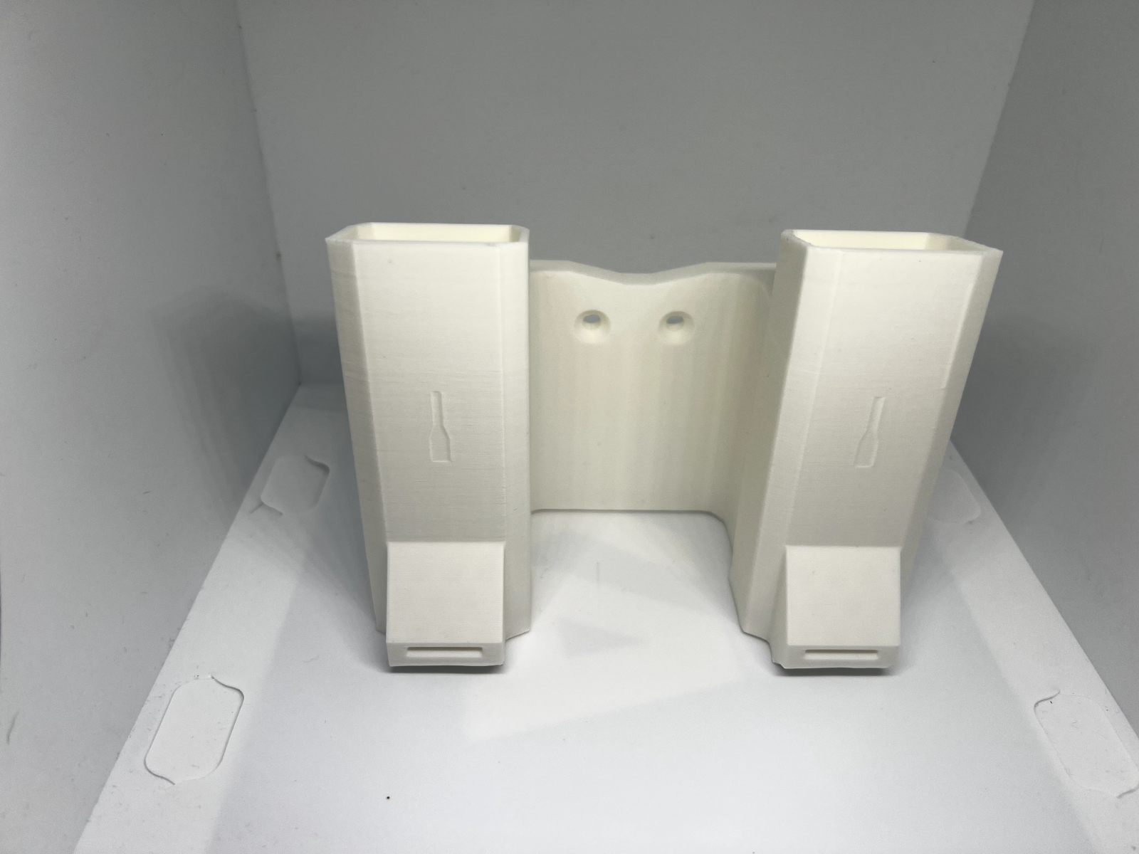 Shark Stratos Vacuum White Wall Mount accessory holder cable management IZ400